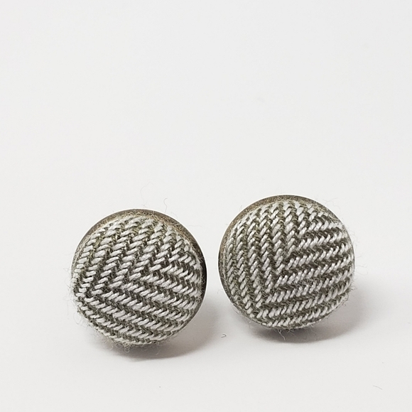 New Handmade | Upcycled Chevron Striped Button Stud Earrings - Picture 1 of 4